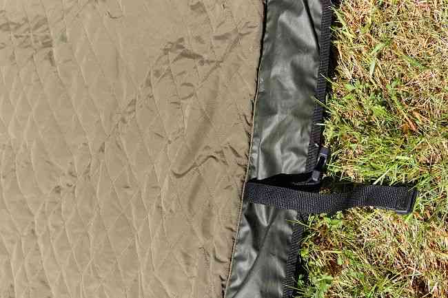 detail Ehmanns přehoz na spacák Hot Spot DLX Bedchair Cover