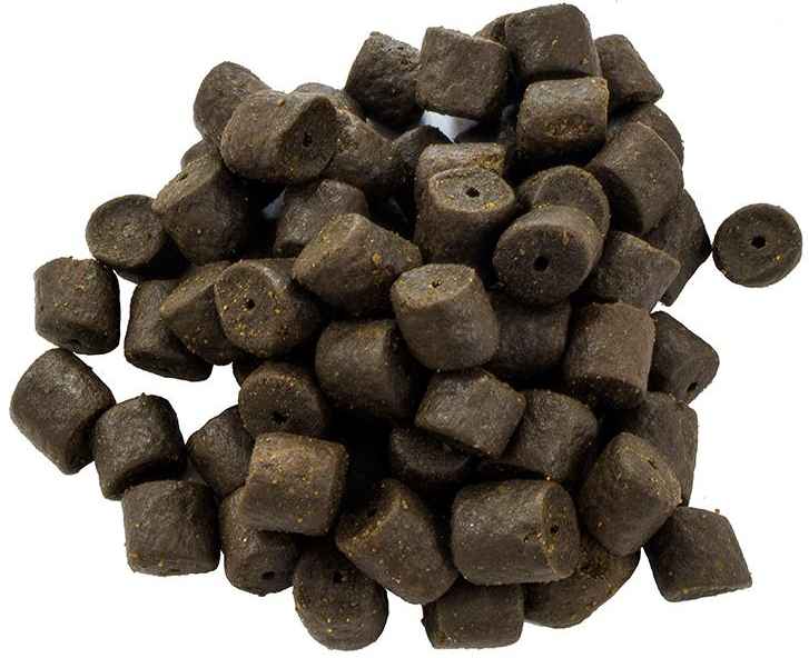 detail Václavík pelety halibut CS s otvorem 800g