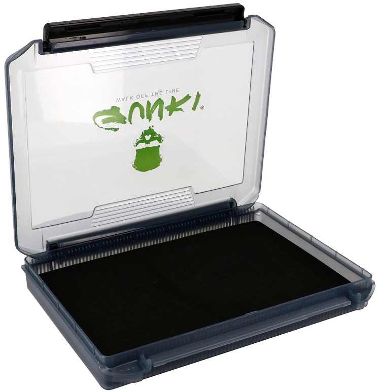 detail Gunki Rig & Hook Box Open Sides M (krabička)