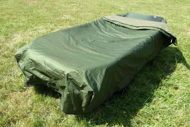 detail Ehmanns přehoz na spacák Hot Spot DLX Bedchair Cover