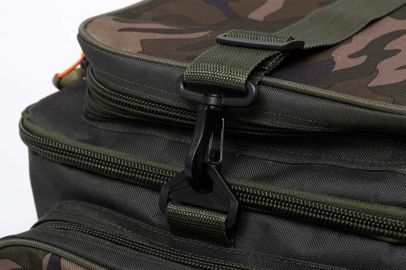 detail Prologic taška Avenger Carryall S