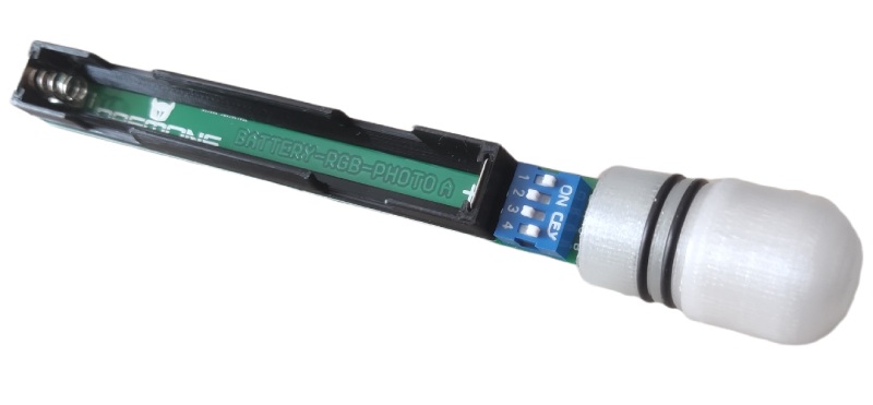 detail Deamons sklopná tyčová bójka 05 s RGBS led diodou, sensorem