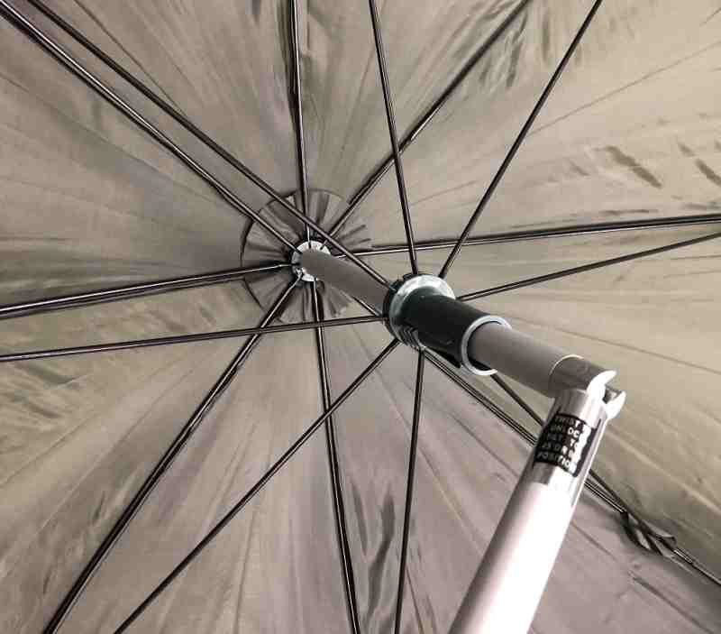 detail Sensas deštník s bočnicí 2,2m